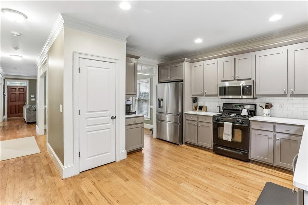 4 bedroom, 2 bathroom, 1,915 sq ft single family residence under contract at 3158 Alston Drive, Decatur, GA 30032 — photo 7