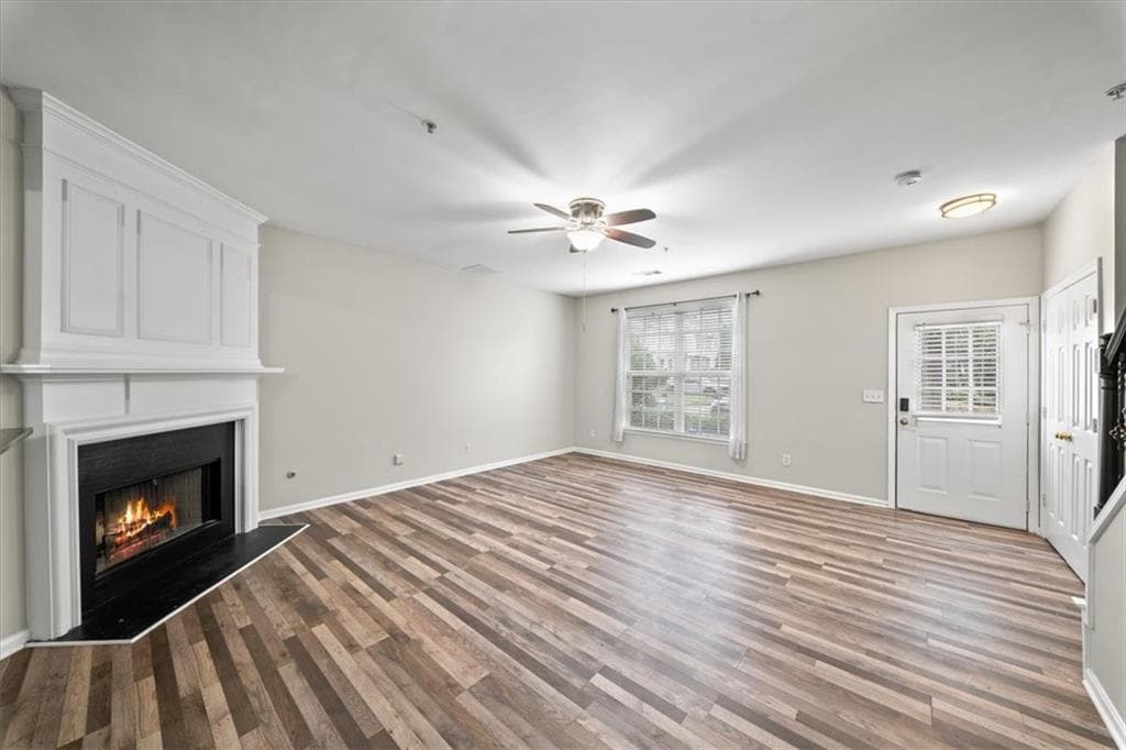 3 bedroom, 3 bathroom, 1,370 sq ft townhouse for sale at 2752 Ashleigh Lane, Alpharetta, GA 30004 — photo 4