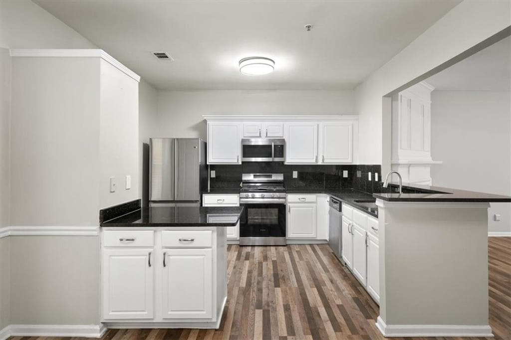 3 bedroom, 3 bathroom, 1,370 sq ft townhouse for sale at 2752 Ashleigh Lane, Alpharetta, GA 30004 — photo 5
