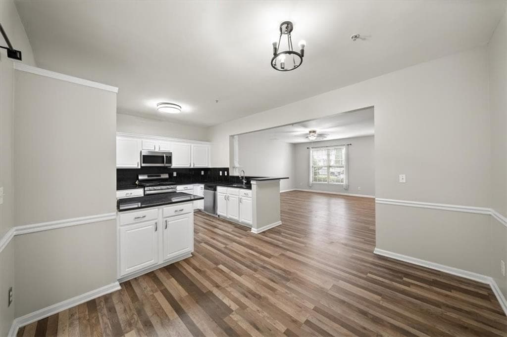 3 bedroom, 3 bathroom, 1,370 sq ft townhouse for sale at 2752 Ashleigh Lane, Alpharetta, GA 30004 — photo 6