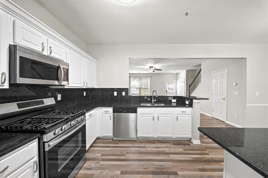 3 bedroom, 3 bathroom, 1,370 sq ft townhouse for sale at 2752 Ashleigh Lane, Alpharetta, GA 30004 — photo 7