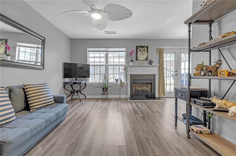 2 bedroom, 3 bathroom, 1,456 sq ft condominium for sale at 6722 Gallant Court, Mableton, GA 30126 — photo 4