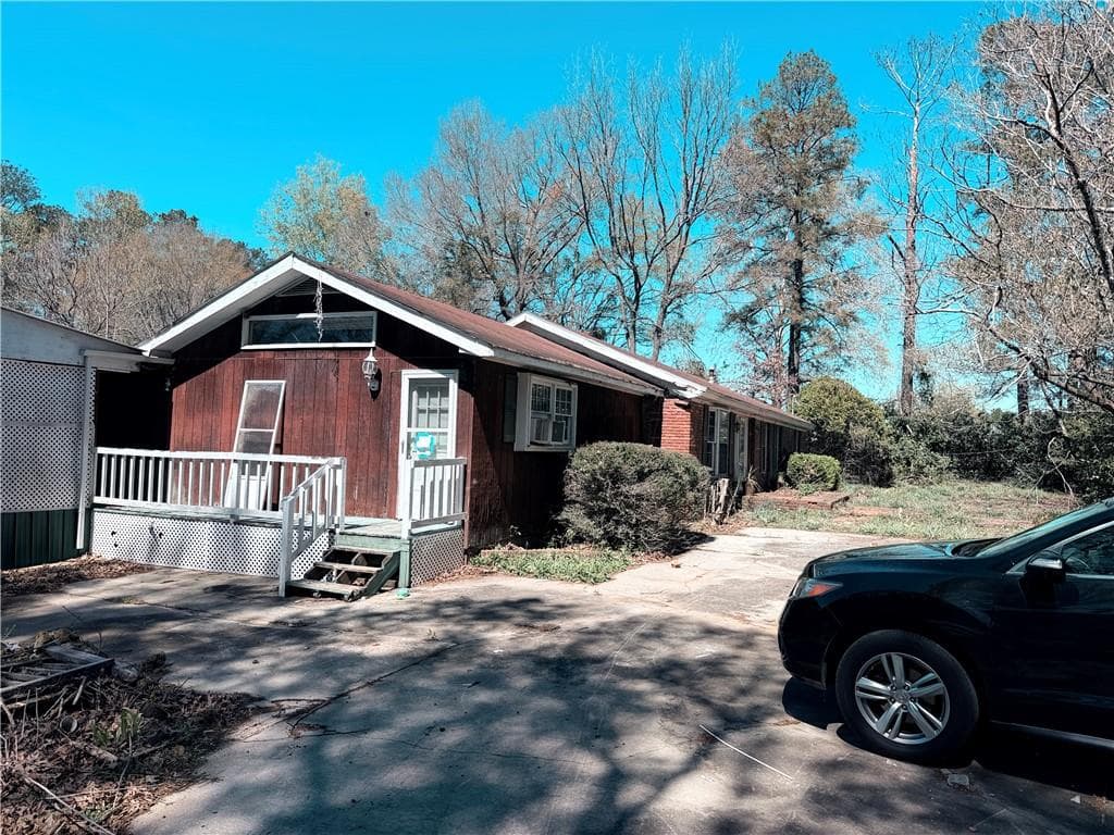 3 bedroom, 2 bathroom, 2,089 sq ft single family residence sold at 103 Lake Road, Kathleen, GA 31047