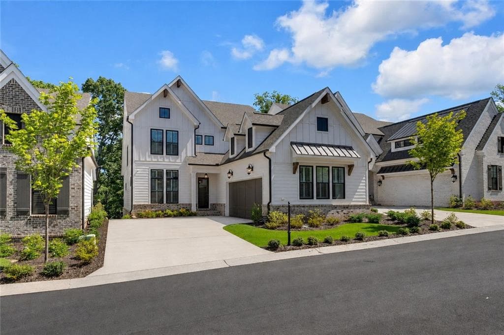 4 bedroom, 6 bathroom, 4,628 sq ft single family residence under contract at 5145 Bandolino Lane, Peachtree Corners, GA 30092 — photo 2