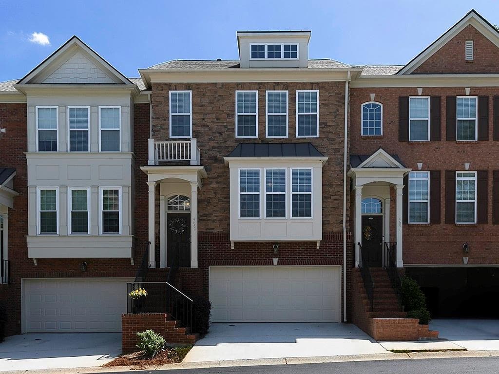 3 bedroom, 4 bathroom, 2,404 sq ft townhouse sold at 4689 Wehunt Commons Drive, Smyrna, GA 30082