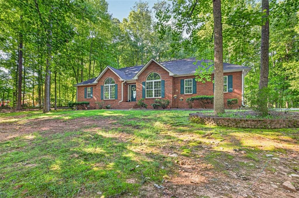 3 bedroom, 2 bathroom, 2,616 sq ft single family residence for sale at 20 Tabor Forest Drive, Oxford, GA 30054 — photo 2