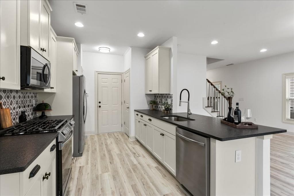 3 bedroom, 3 bathroom, 1,790 sq ft single family residence for sale at 1520 Craftsman Road, Atlanta, GA 30318 — photo 8