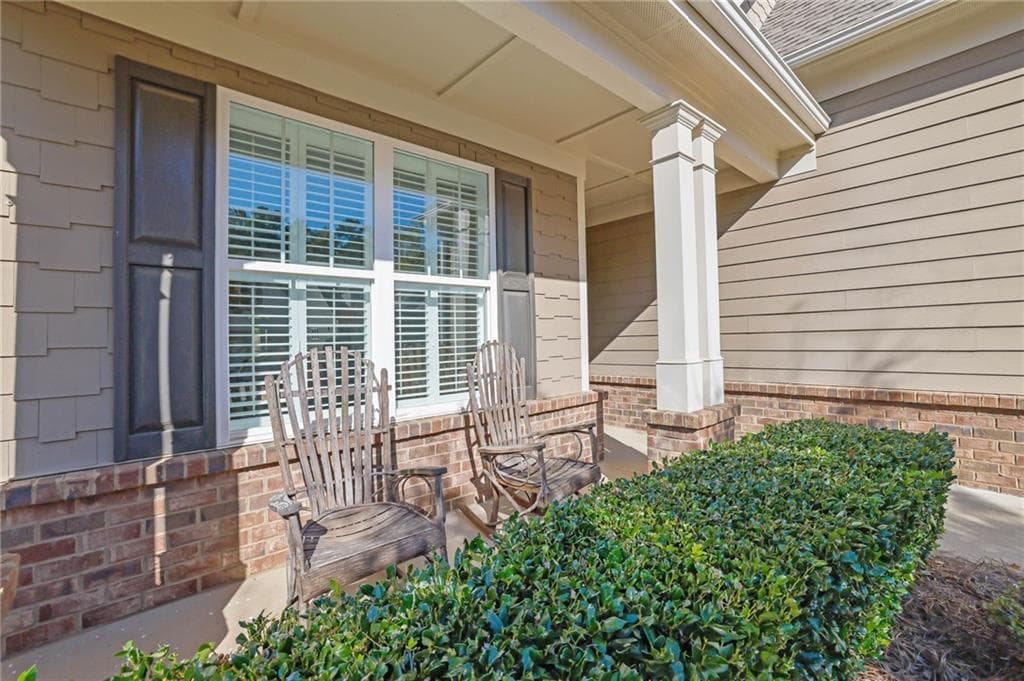 4 bedroom, 3 bathroom, 2,390 sq ft single family residence for rent at 3708 MAJESTICK OAK DR, Gainesville, GA 30504 for $2,700 a month — photo 3