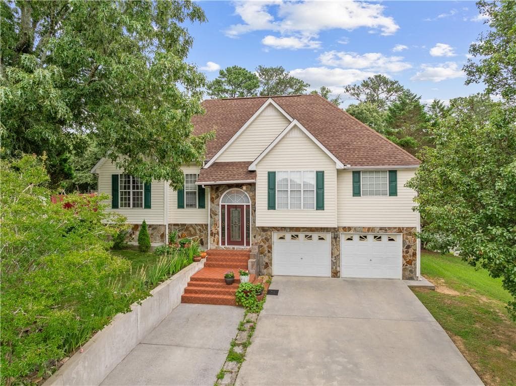 4 bedroom, 3 bathroom, 2,410 sq ft single family residence for sale at 391 Wildwood Circle, Calhoun, GA 30701