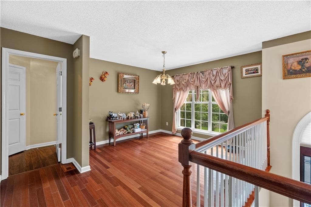 4 bedroom, 3 bathroom, 2,410 sq ft single family residence for sale at 391 Wildwood Circle, Calhoun, GA 30701 — photo 6