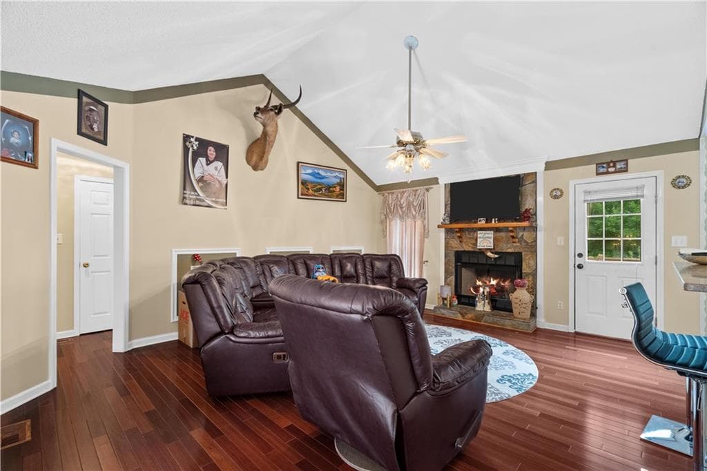 4 bedroom, 3 bathroom, 2,410 sq ft single family residence for sale at 391 Wildwood Circle, Calhoun, GA 30701 — photo 7
