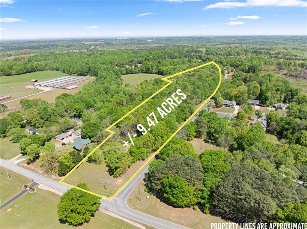 3 bedroom, 2 bathroom, 1,500 sq ft single family residence for sale at 4346 Woods Bridge Road, Commerce, GA 30529 — photo 3