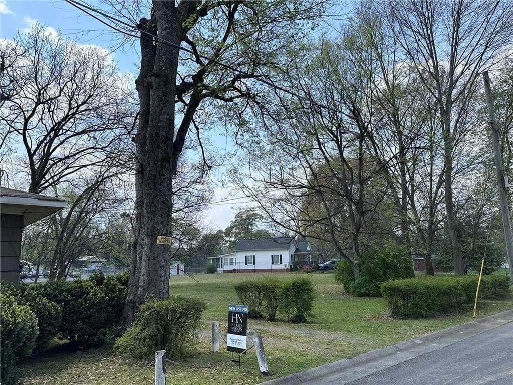 1 bedroom, 1 bathroom, 1,725 sq ft single family residence under contract at 25 Wells Street, Cartersville, GA 30120 — photo 5