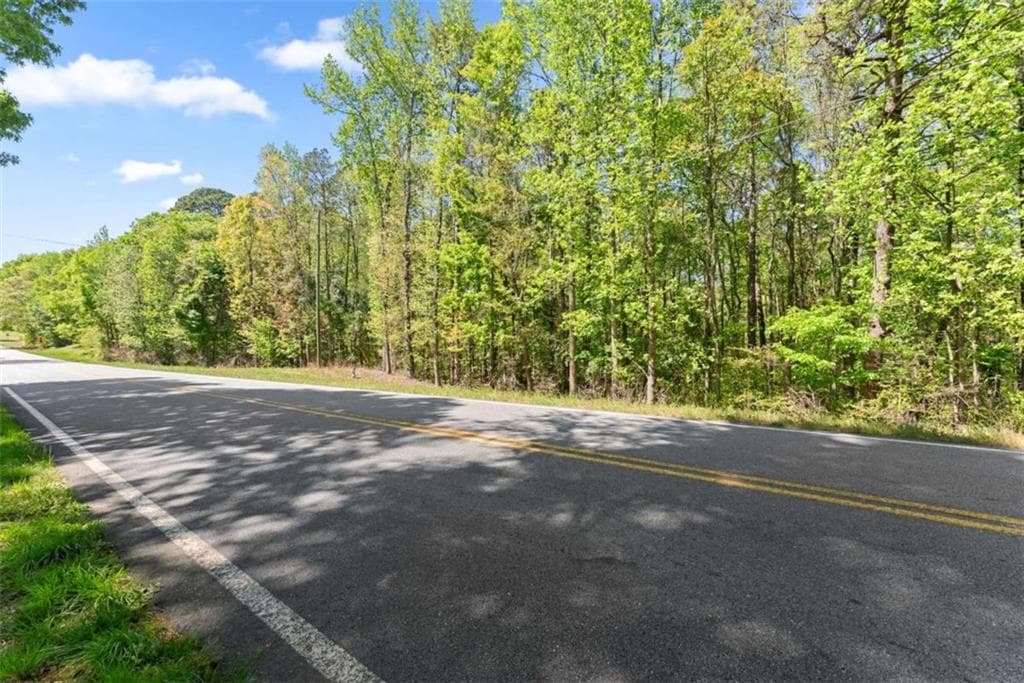 3 bedroom, 2 bathroom, 1,500 sq ft single family residence for sale at 4346 Woods Bridge Road, Commerce, GA 30529 — photo 5