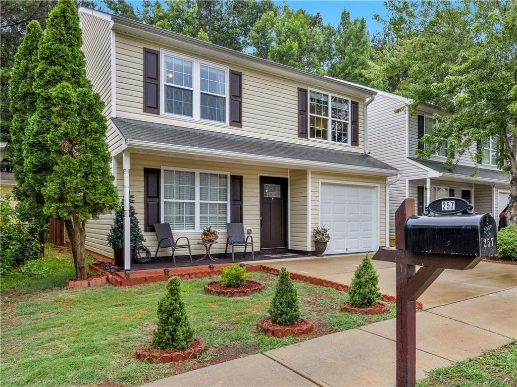 3 bedroom, 3 bathroom, 1,398 sq ft single family residence for sale at 257 Lossie Lane, Mcdonough, GA 30253