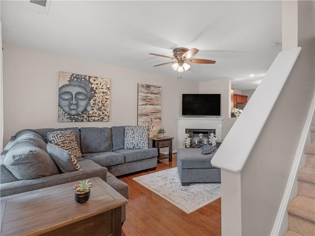 3 bedroom, 3 bathroom, 1,398 sq ft single family residence for sale at 257 Lossie Lane, Mcdonough, GA 30253 — photo 4