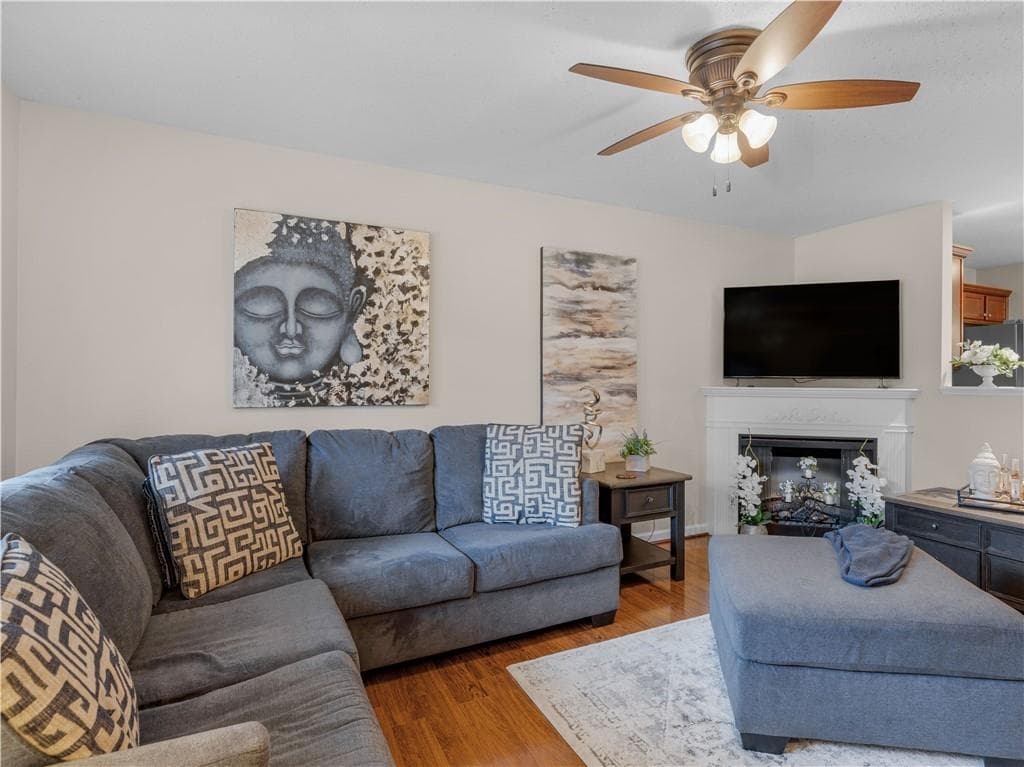 3 bedroom, 3 bathroom, 1,398 sq ft single family residence for sale at 257 Lossie Lane, Mcdonough, GA 30253 — photo 5