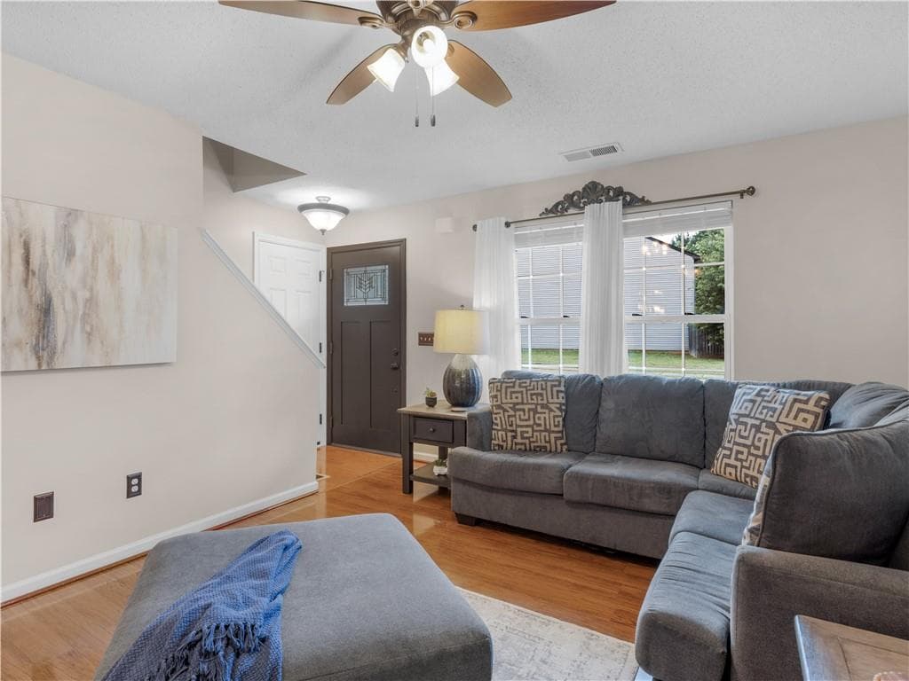 3 bedroom, 3 bathroom, 1,398 sq ft single family residence for sale at 257 Lossie Lane, Mcdonough, GA 30253 — photo 7