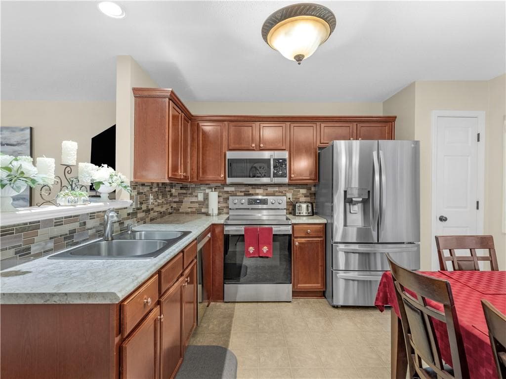 3 bedroom, 3 bathroom, 1,398 sq ft single family residence for sale at 257 Lossie Lane, Mcdonough, GA 30253 — photo 10