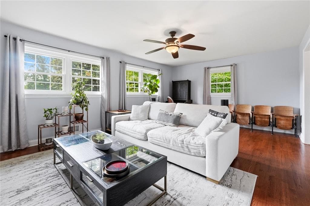 3 bedroom, 2 bathroom, 1,453 sq ft single family residence for sale at 3401 Emerson Street, Smyrna, GA 30082 — photo 10