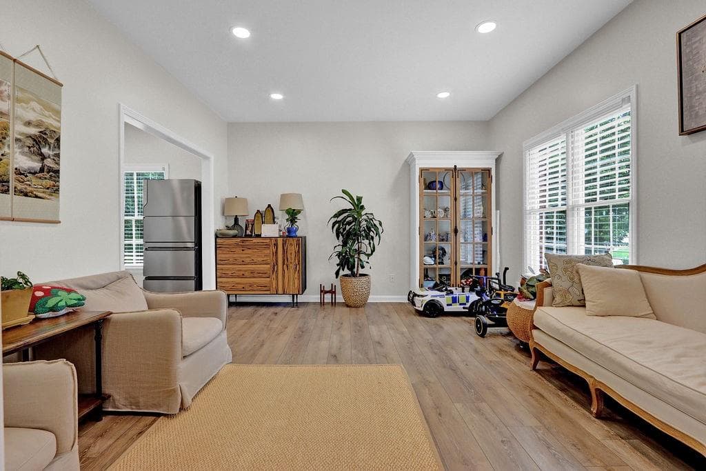 5 bedroom, 4 bathroom, 3,228 sq ft single family residence for sale at 3960 Oak Park Drive, Suwanee, GA 30024 — photo 3