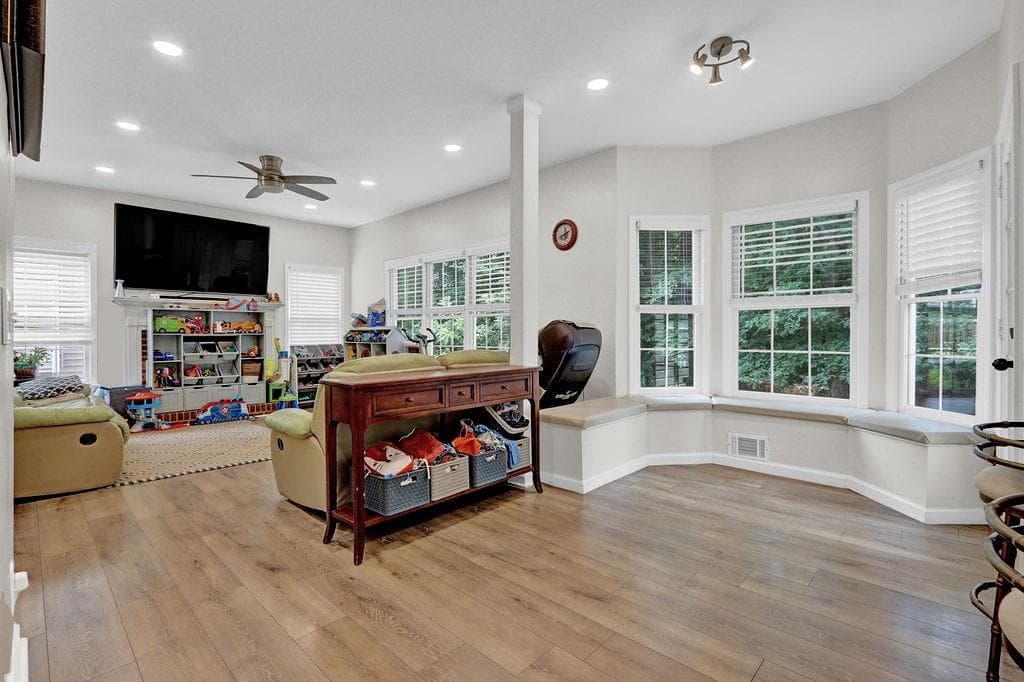 5 bedroom, 4 bathroom, 3,228 sq ft single family residence for sale at 3960 Oak Park Drive, Suwanee, GA 30024 — photo 7