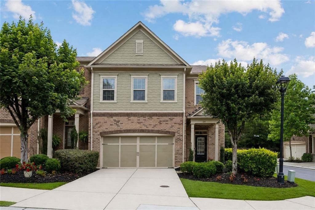 3 bedroom, 4 bathroom, 2,581 sq ft townhouse sold at 114 Barkley Lane, Sandy Springs, GA 30328