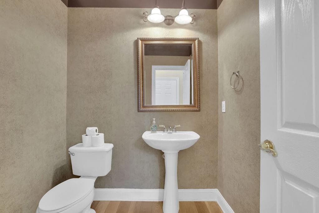 3 bedroom, 3 bathroom, 2,312 sq ft townhouse for sale at 3003 Sterling Court, Roswell, GA 30075 — photo 9