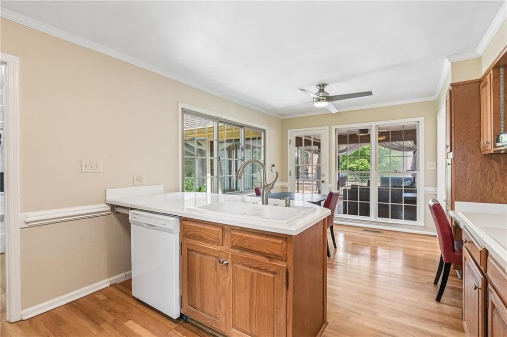 4 bedroom, 3 bathroom, 3,196 sq ft single family residence for sale at 7430 Talbot Colony, Atlanta, GA 30328 — photo 8