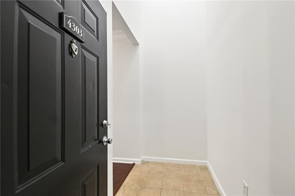 1 bedroom, 1 bathroom, 1,077 sq ft condominium for sale at 4303 Westchester Ridge 4303, Atlanta, GA 30329 — photo 3