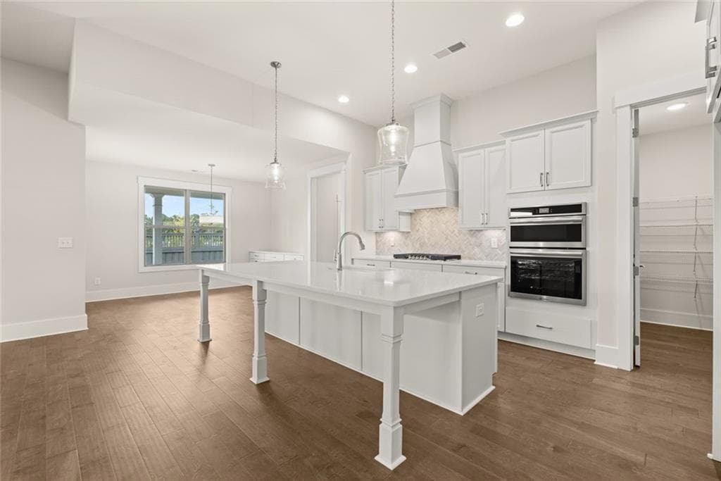 2 bedroom, 3 bathroom, 2,500 sq ft single family residence under contract at 3598 Chosen Boulevard, Snellville, GA 30078 — photo 10