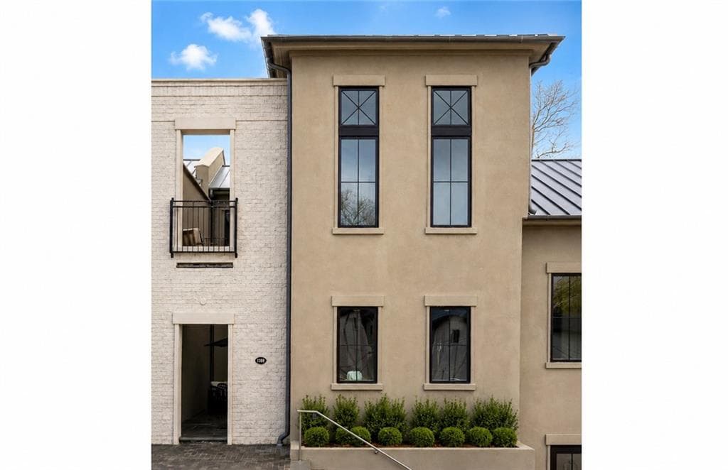 3 bedroom, 4 bathroom, 1,685 sq ft townhouse for sale at 1188 Lupo Loop, Chattahoochee Hills, GA 30268