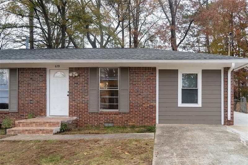 duplex under contract at 679 Winchester Lane, Norcross, GA 30071