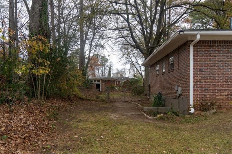 duplex under contract at 679 Winchester Lane, Norcross, GA 30071 — photo 8