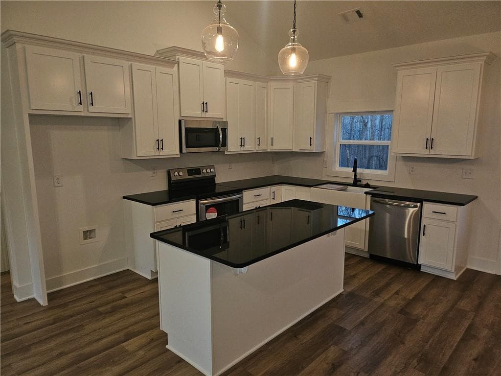 4 bedroom, 2 bathroom, 1,793 sq ft single family residence for sale at 2209 Shady Grove Road, Carrollton, GA 30116 — photo 8