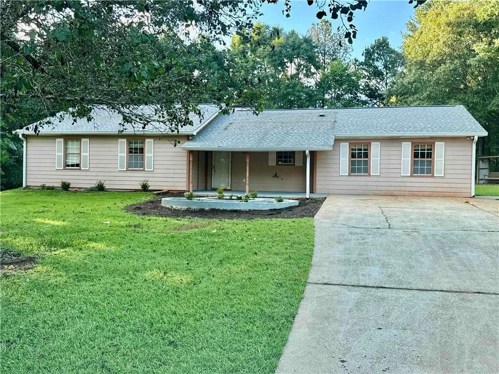 4 bedroom, 3 bathroom, 1,795 sq ft single family residence under contract at 30 Stoneview Terrace, Covington, GA 30016