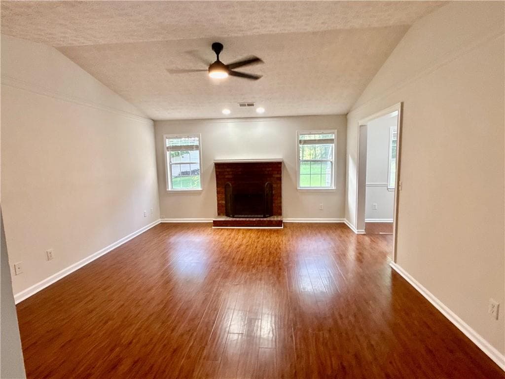 4 bedroom, 3 bathroom, 1,795 sq ft single family residence under contract at 30 Stoneview Terrace, Covington, GA 30016 — photo 2