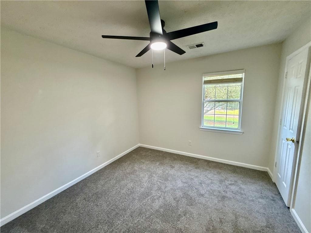 4 bedroom, 3 bathroom, 1,795 sq ft single family residence under contract at 30 Stoneview Terrace, Covington, GA 30016 — photo 8