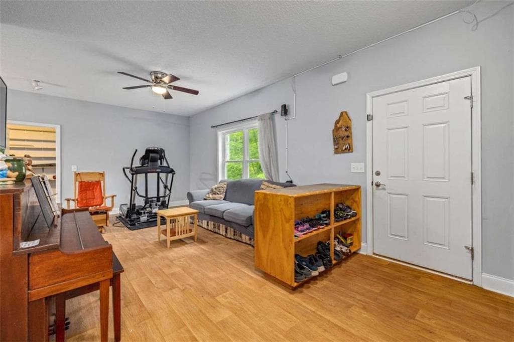 3 bedroom, 3 bathroom, 3,460 sq ft single family residence for sale at 527 Louden Ridge Road, Alto, GA 30510 — photo 3