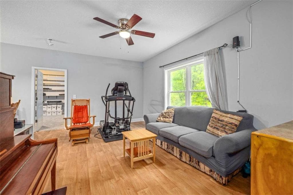 3 bedroom, 3 bathroom, 3,460 sq ft single family residence for sale at 527 Louden Ridge Road, Alto, GA 30510 — photo 4