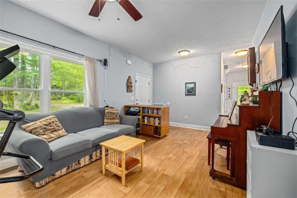 3 bedroom, 3 bathroom, 3,460 sq ft single family residence for sale at 527 Louden Ridge Road, Alto, GA 30510 — photo 5