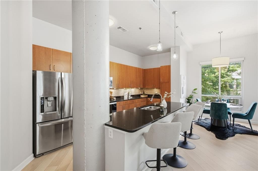 2 bedroom, 3 bathroom, 1,489 sq ft condominium for sale at 711 Cosmopolitan Drive 107, Atlanta, GA 30324 — photo 4