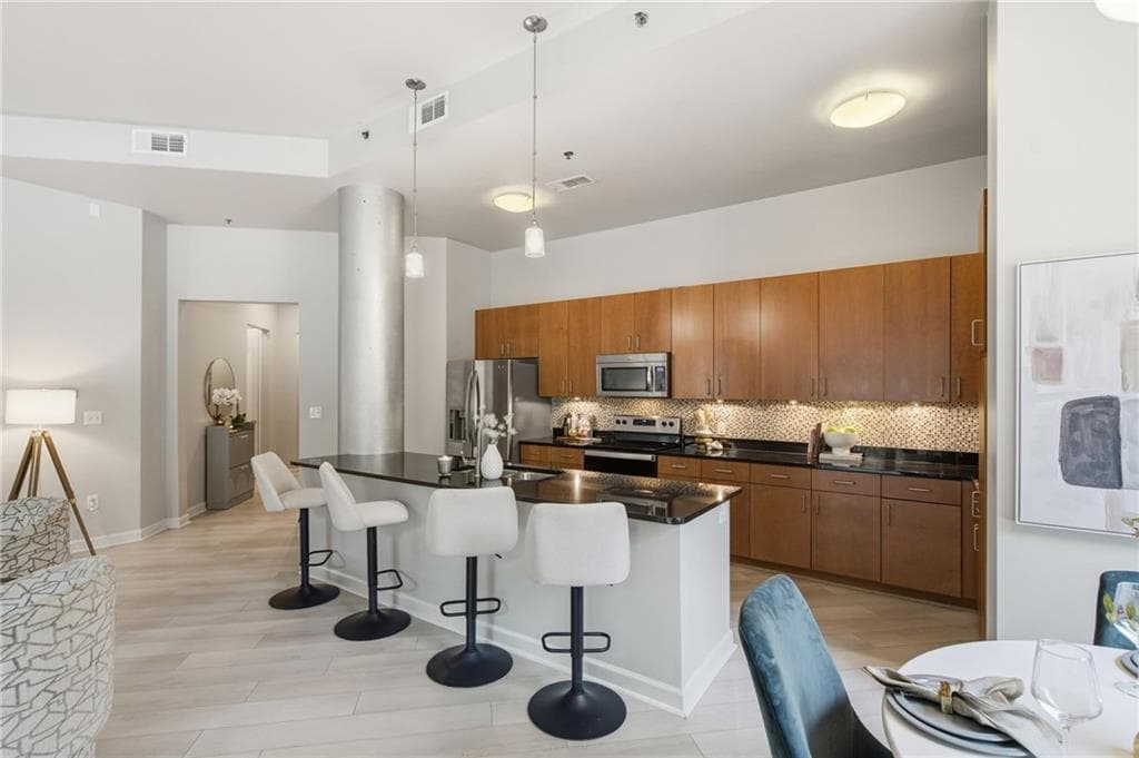 2 bedroom, 3 bathroom, 1,489 sq ft condominium for sale at 711 Cosmopolitan Drive 107, Atlanta, GA 30324 — photo 8