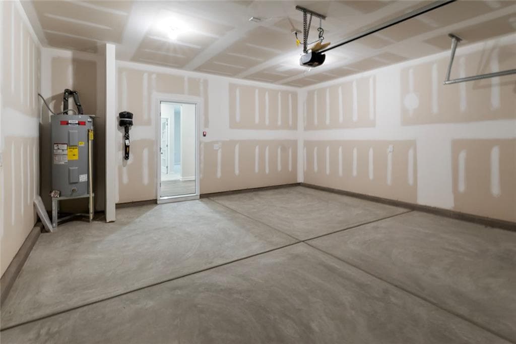 4 bedroom, 3 bathroom, 3,005 sq ft single family residence under contract at 7761 Sandpiper Drive, Douglasville, GA 30134 — photo 9