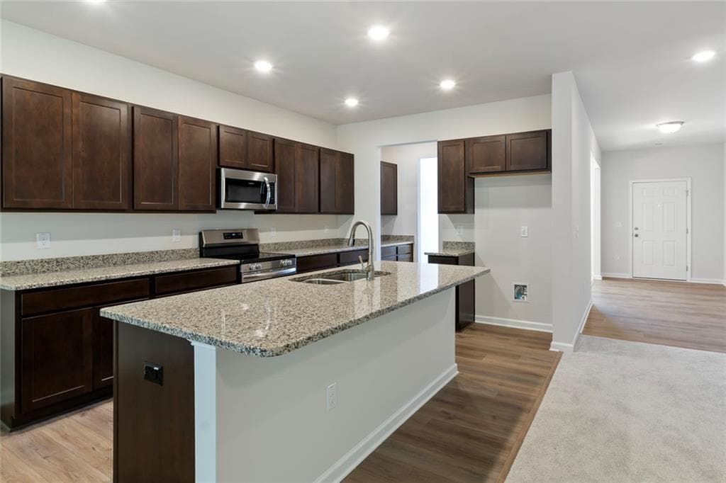 4 bedroom, 3 bathroom, 3,005 sq ft single family residence under contract at 7761 Sandpiper Drive, Douglasville, GA 30134 — photo 10
