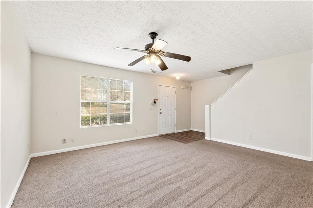 3 bedroom, 3 bathroom, 1,416 sq ft townhouse under contract at 3027 Fair Creek Court, Lithonia, GA 30338 — photo 4