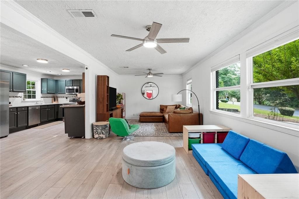 5 bedroom, 3 bathroom, 2,566 sq ft single family residence for sale at 1720 Mary Lou Lane, Atlanta, GA 30316 — photo 6