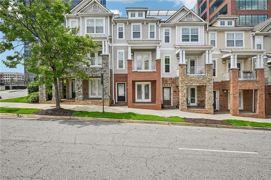 3 bedroom, 4 bathroom, 1,670 sq ft townhouse sold at 209 16th Street 27, Atlanta, GA 30363