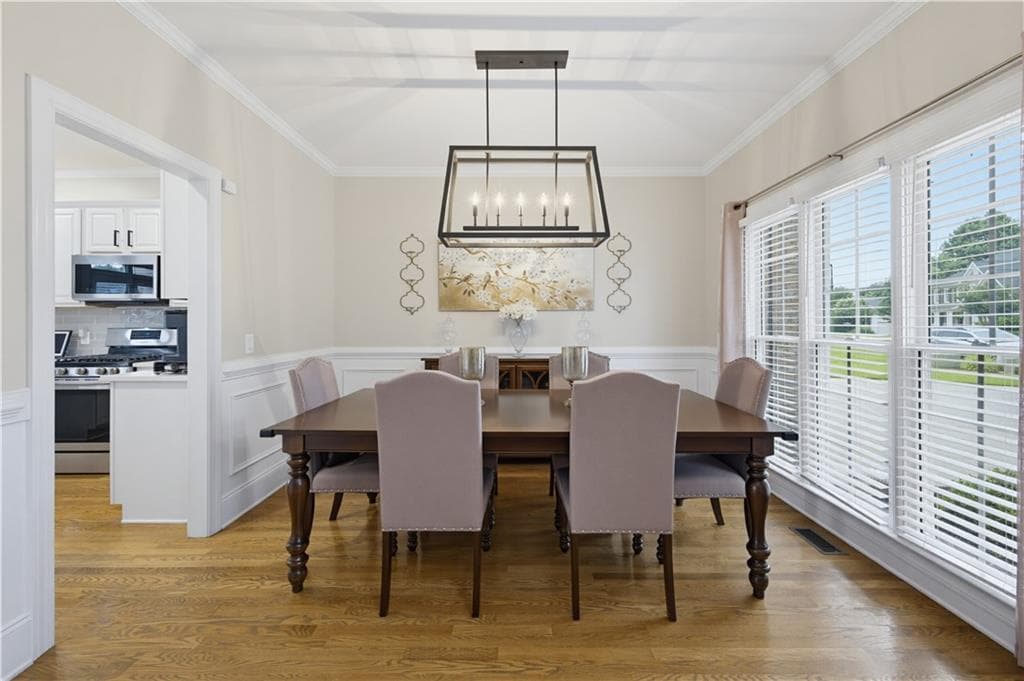 5 bedroom, 4 bathroom, 3,537 sq ft single family residence for sale at 8450 Woodland View Drive, Gainesville, GA 30506 — photo 5