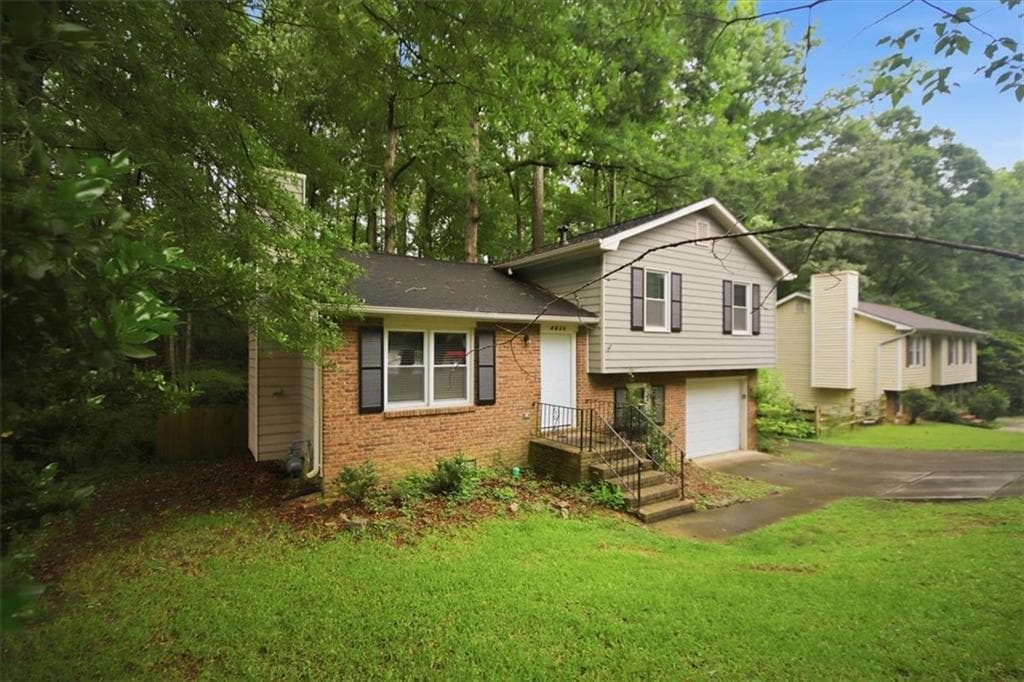 3 bedroom, 2 bathroom, 1,312 sq ft single family residence under contract at 4635 Hamlet Walk, Conyers, GA 30094 — photo 2